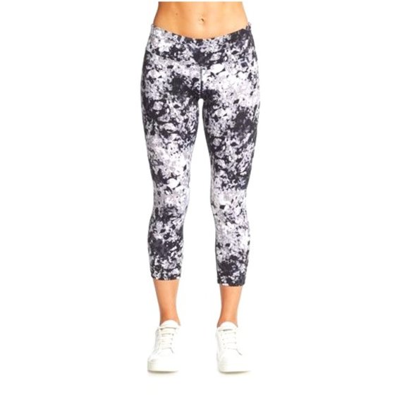 Calvin Klein Pants - Calvin Klein - Performance Leggings - L